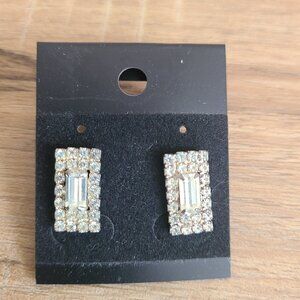 vintage clear rhinestones earrings.